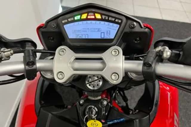Ducati Hypermotard 939 (2016) thumbnail 2