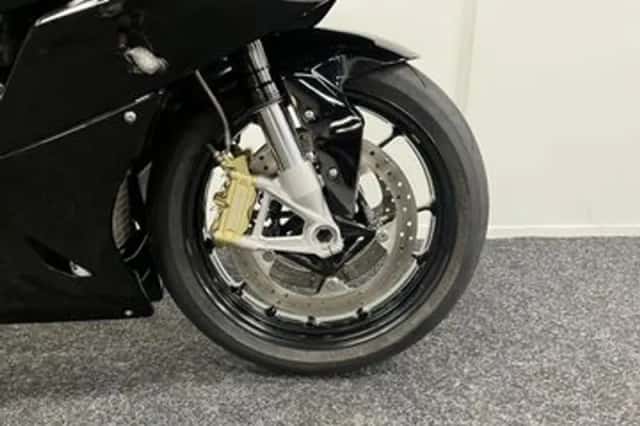 BMW S 1000 RR (2016) thumbnail 6