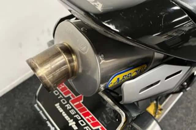Honda CBR600RR (2003) thumbnail 3