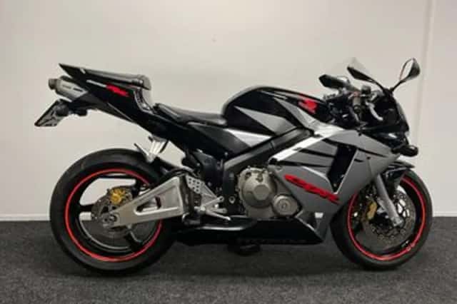 Honda CBR600RR (2003) thumbnail 5