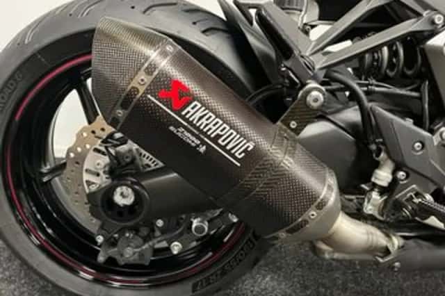 Kawasaki Z1000 Sugomi Edition (2017) thumbnail 3