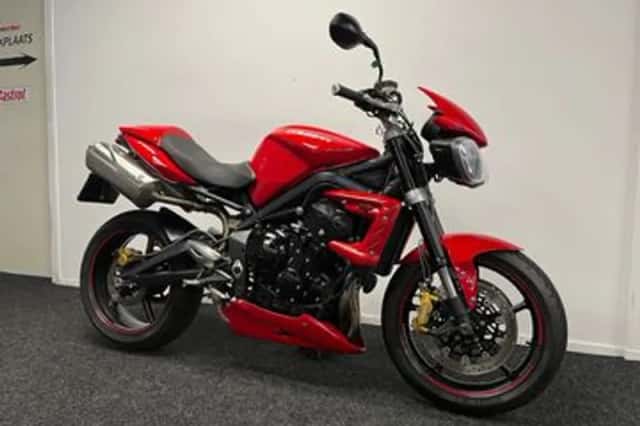 Triumph Street Triple 675 R (2011) thumbnail 4