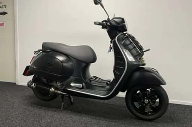 Vespa GTS 300 (2022) thumbnail 4