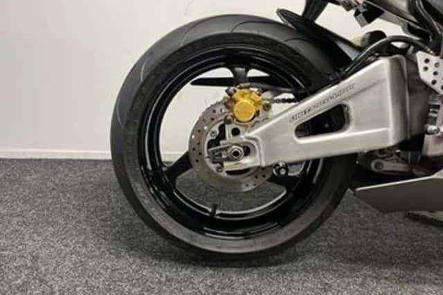 Honda CBR600RR (2003) thumbnail 6