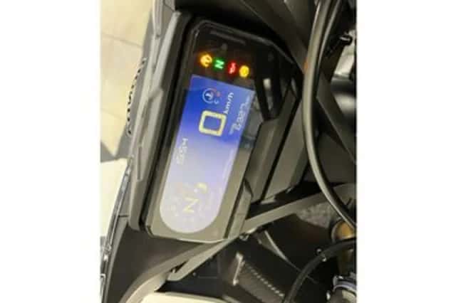 Honda CBR650R (2020) thumbnail 2