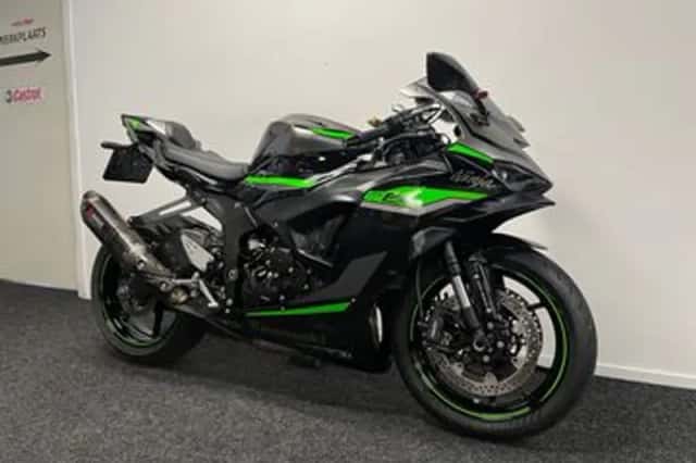 Kawasaki Ninja ZX-6R (2024) thumbnail 4