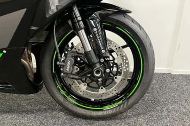 Kawasaki Ninja ZX-6R (2024) thumbnail 6