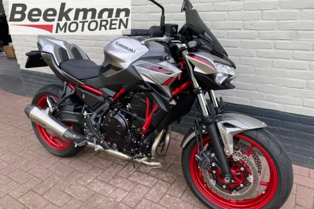 Kawasaki Z650 (2024) thumbnail 3