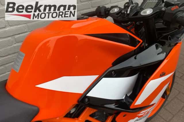 KTM RC 125 (2017) thumbnail 6