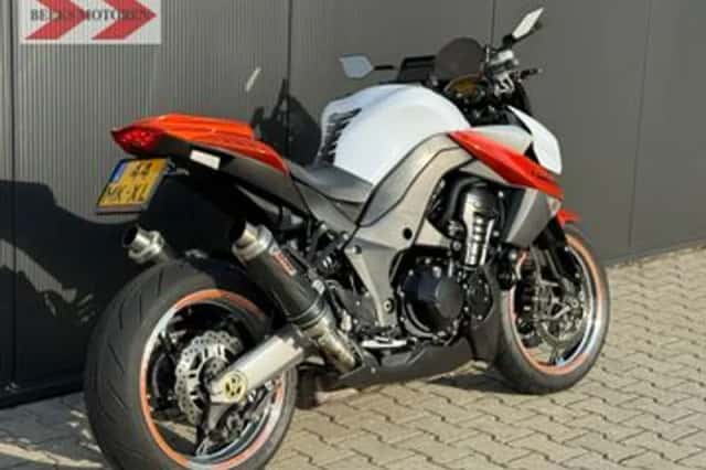 Kawasaki Z1000 (2010) thumbnail 3