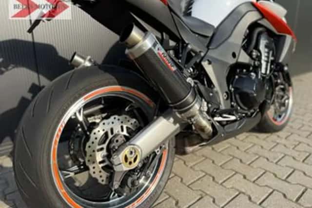 Kawasaki Z1000 (2010) thumbnail 4