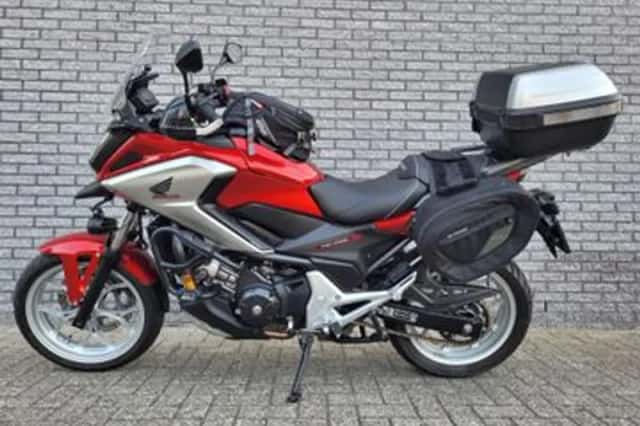 Honda NC750X (2016) thumbnail 3