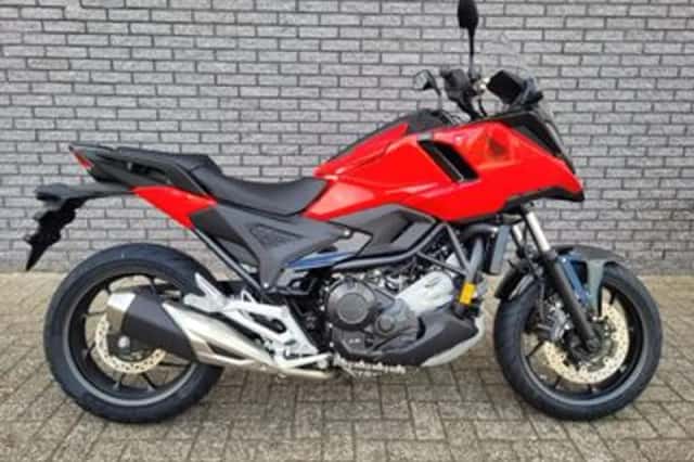 Honda NC750X (2026) thumbnail 1
