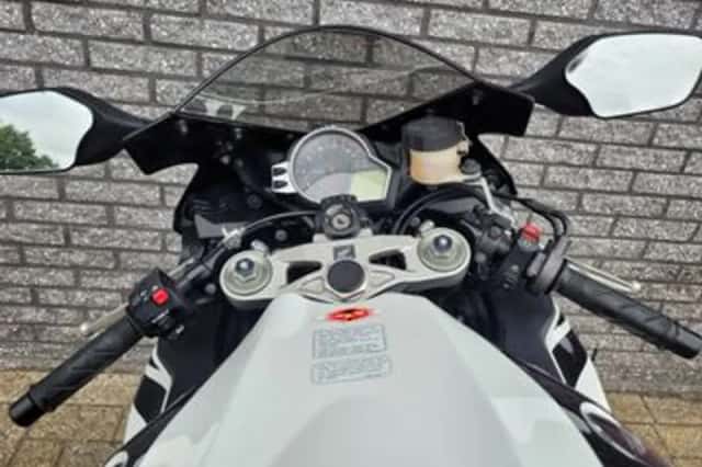 Honda CBR 1000 RR Fireblade (2008) thumbnail 5