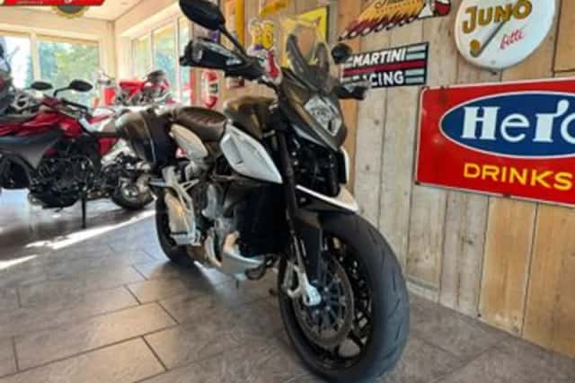 MV Agusta Stradale 800 (2017) thumbnail 3