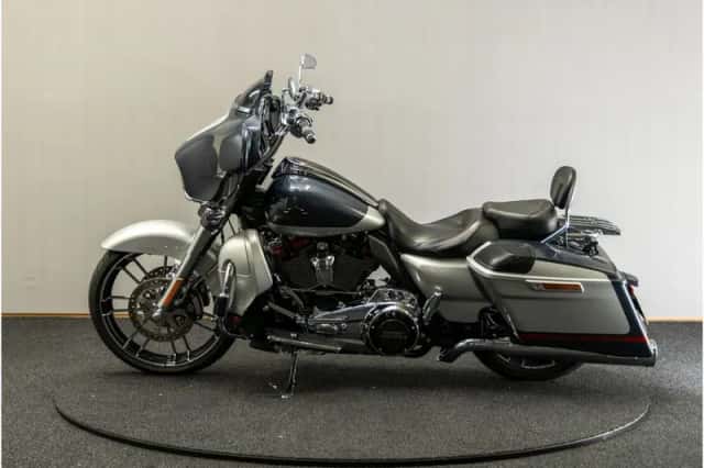 Harley-Davidson Cvo Street Glide (2019) thumbnail 6