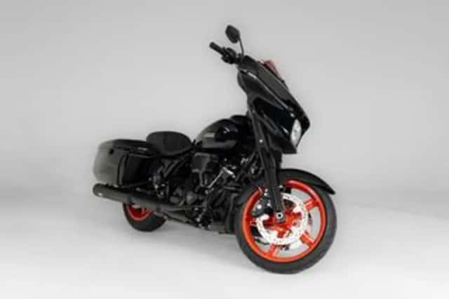 Harley-Davidson FLHX (2025) thumbnail 1