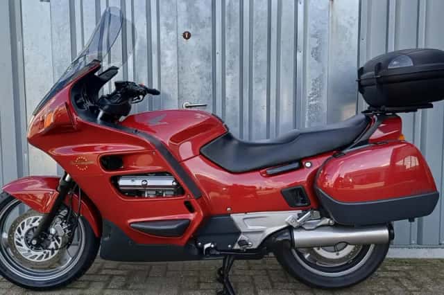 Honda ST 1100 PAN European (1991) thumbnail 1