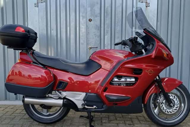 Honda ST 1100 PAN European (1991) thumbnail 2