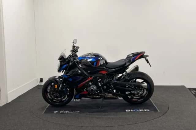 BMW M 1000 R (2024) thumbnail 3