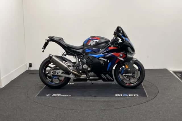 BMW M 1000 RR (2026) thumbnail 2