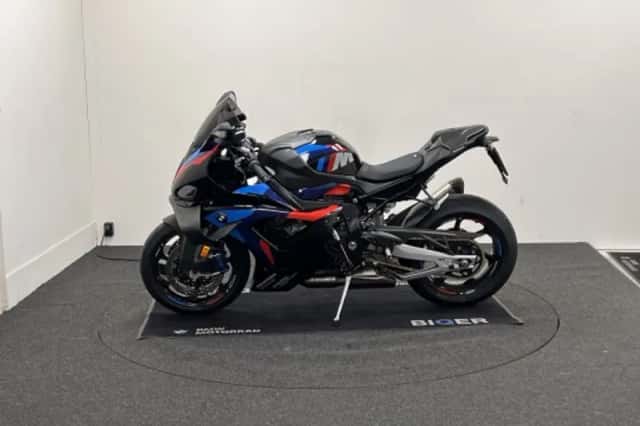 BMW M 1000 RR (2026) thumbnail 3