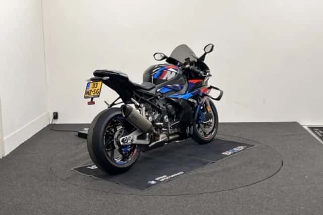 BMW M 1000 RR (2026) thumbnail 6