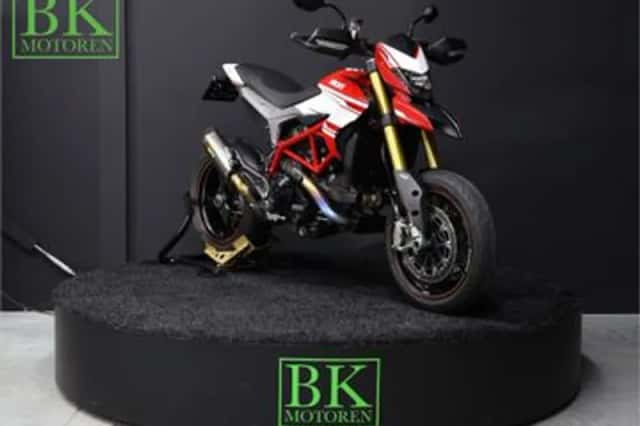 Ducati Hypermotard 939 (2016) thumbnail 1