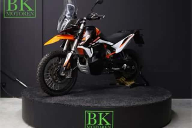 KTM 890 Adventure R (2021) thumbnail 2