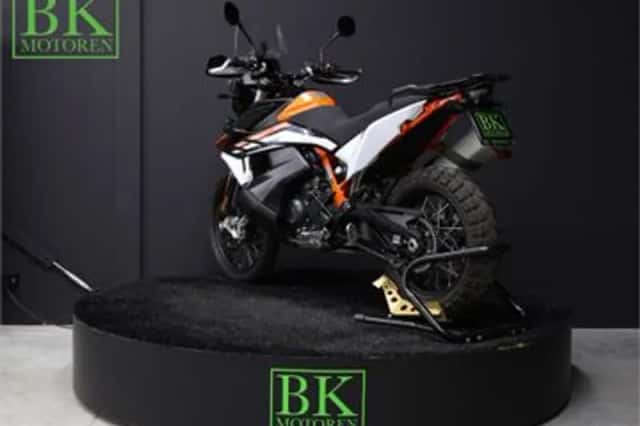 KTM 890 Adventure R (2021) thumbnail 4