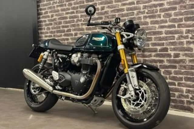 Triumph Thruxton RS (2024) thumbnail 2