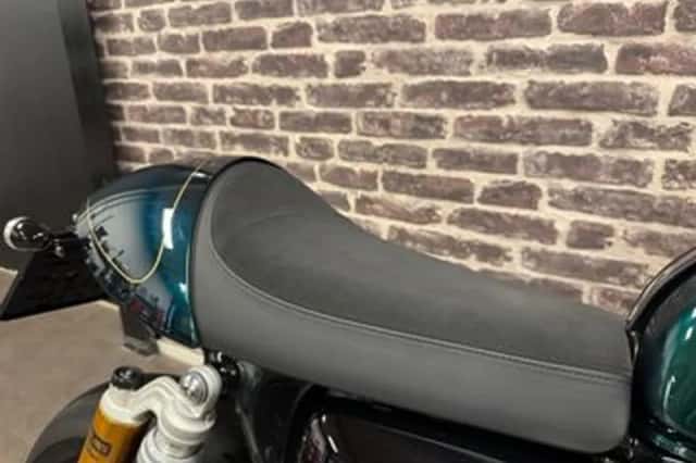Triumph Thruxton RS (2024) thumbnail 4