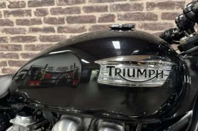 Triumph Thruxton (2014) thumbnail 3