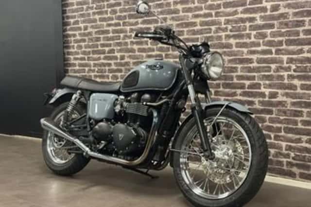 Triumph Bonneville T100 (2006) thumbnail 2