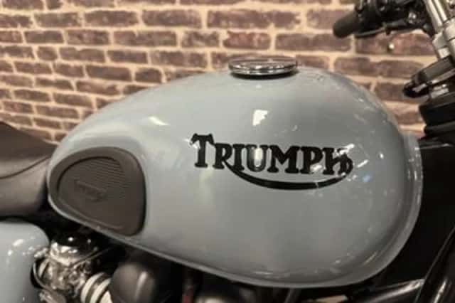 Triumph Bonneville T100 (2006) thumbnail 3