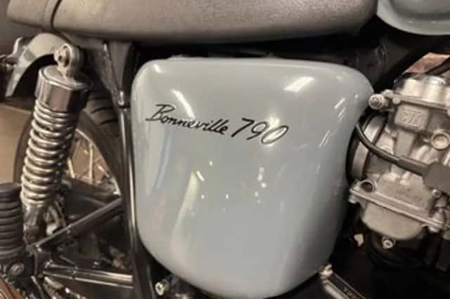 Triumph Bonneville T100 (2006) thumbnail 4