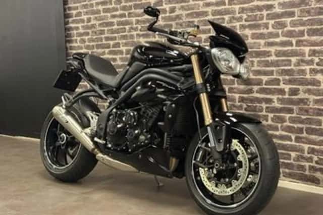 Triumph Speed Tripl 1050 `94 (2016) thumbnail 2