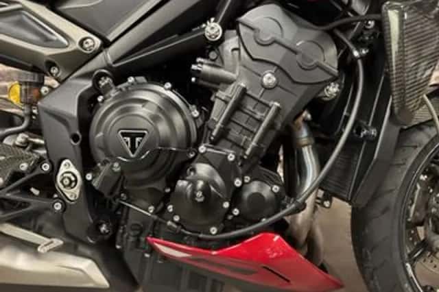 Triumph Street Triple RS (2023) thumbnail 5