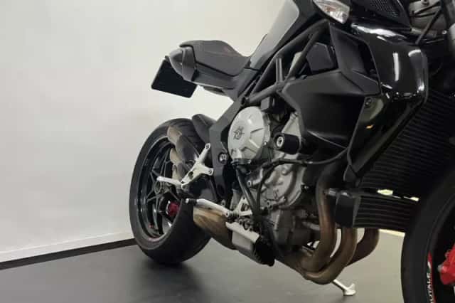 MV Agusta Brutale 675 (2012) thumbnail 5
