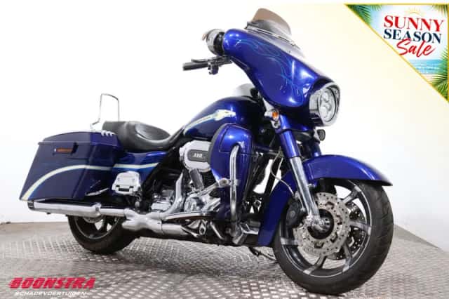 Harley-Davidson Cvo Street Glide (2010) thumbnail 2