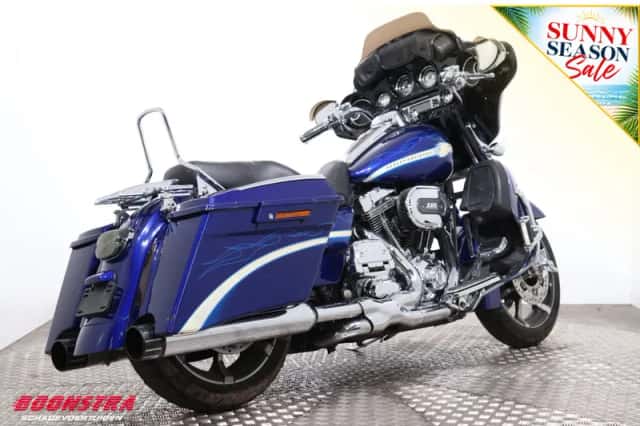 Harley-Davidson Cvo Street Glide (2010) thumbnail 3