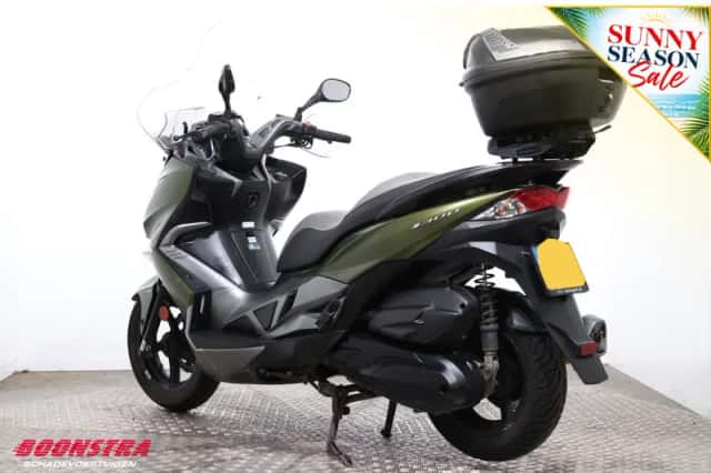 Kawasaki J 300 (2019) thumbnail 4