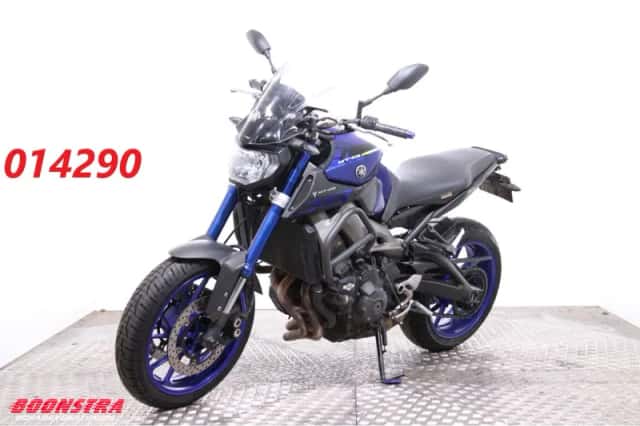 Yamaha MT-09 (2016) thumbnail 1