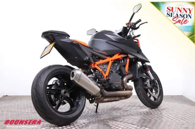 KTM 1290 SuperDuke R (2021) thumbnail 3