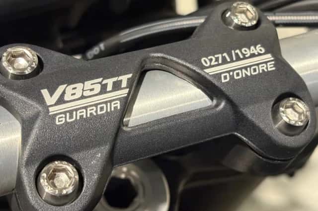 Moto Guzzi V85 TT (2022) thumbnail 2