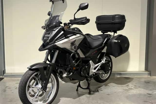 Honda NC750X (2017) thumbnail 4