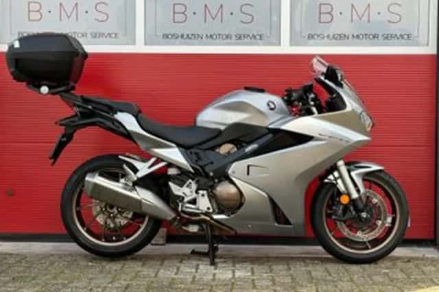Honda VFR800 (2018) thumbnail 1