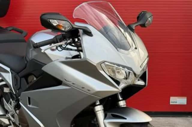 Honda VFR800 (2018) thumbnail 5