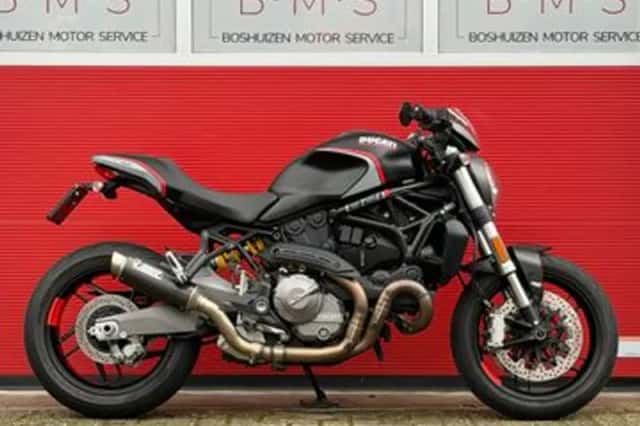 Ducati Monster 821 Stealth (2019) thumbnail 1