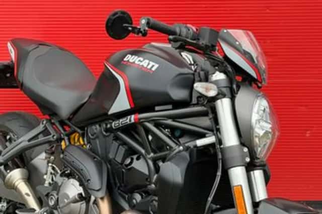 Ducati Monster 821 Stealth (2019) thumbnail 5